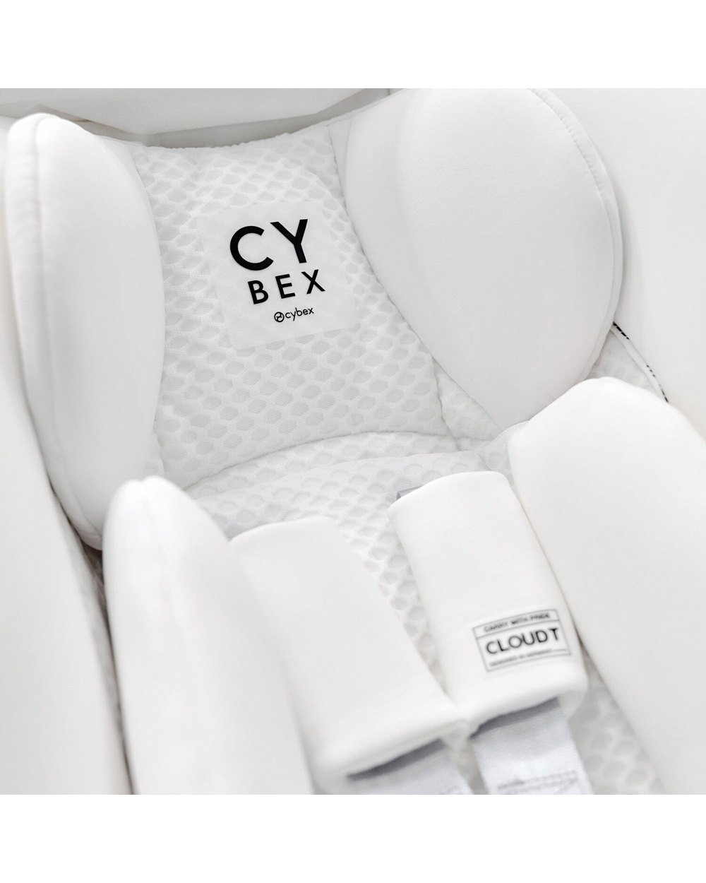 Cloud T i-size car seat Urban Mobility White colour  Cybex