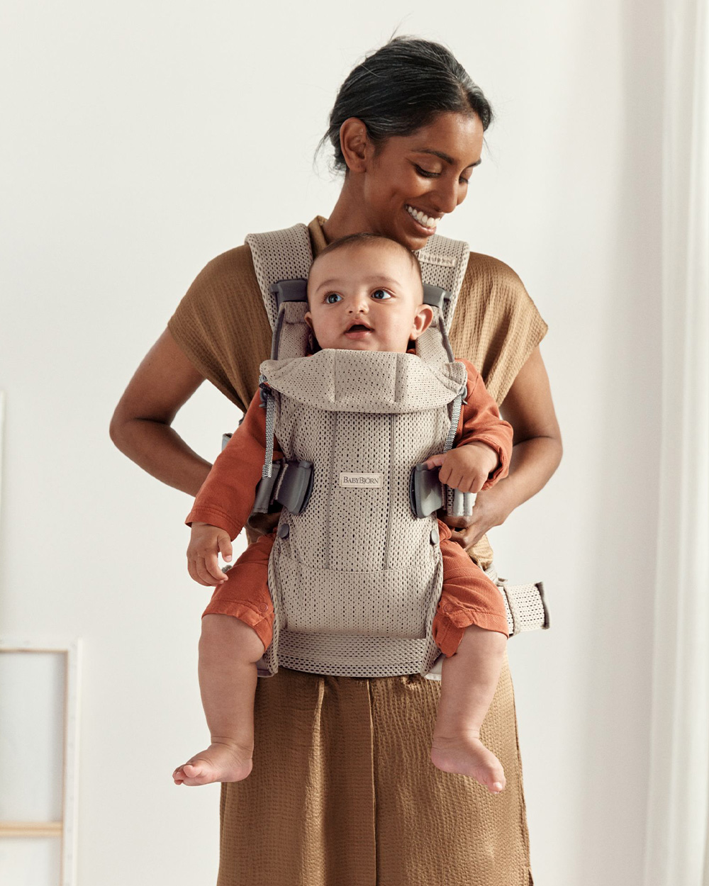 One Air Mesh 3D baby carrier Grey beige colour  Babybj&ouml;rn