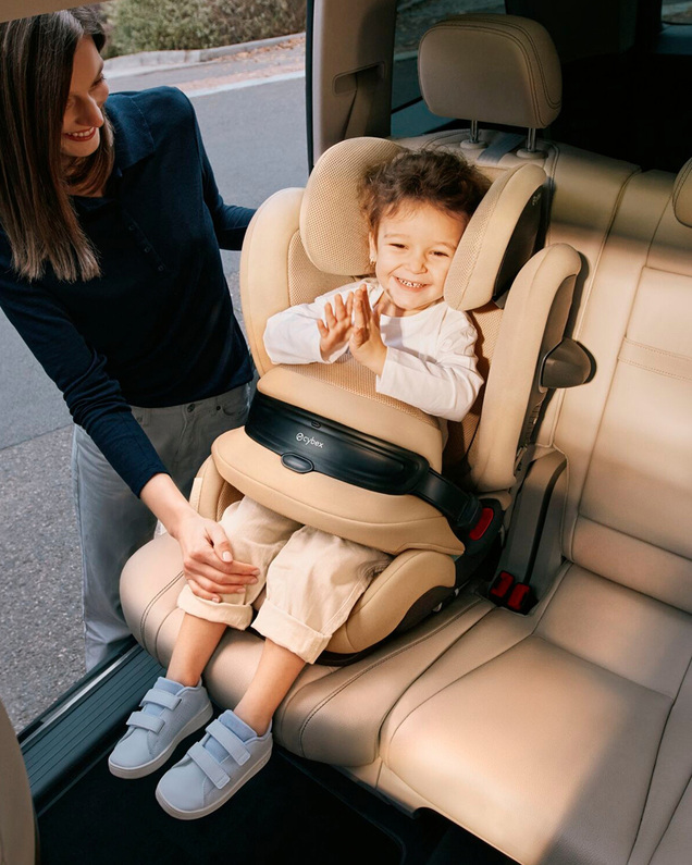 Pallas G2 i-Size car seat Moon black colour (Plus) Cybex