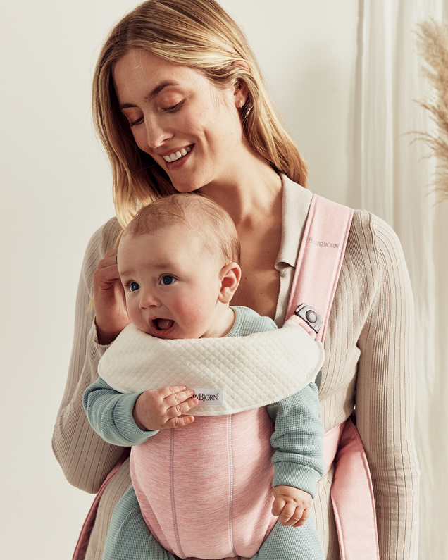 2 Move and Mini baby bibs White colour  Babybjörn