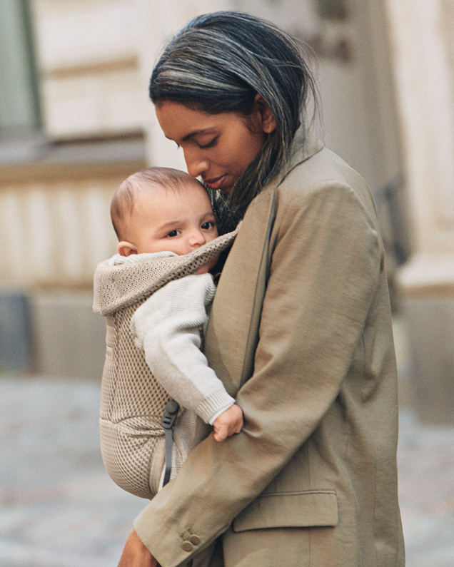 Move Mesh 3D baby carrier Grey beige colour  Babybjörn