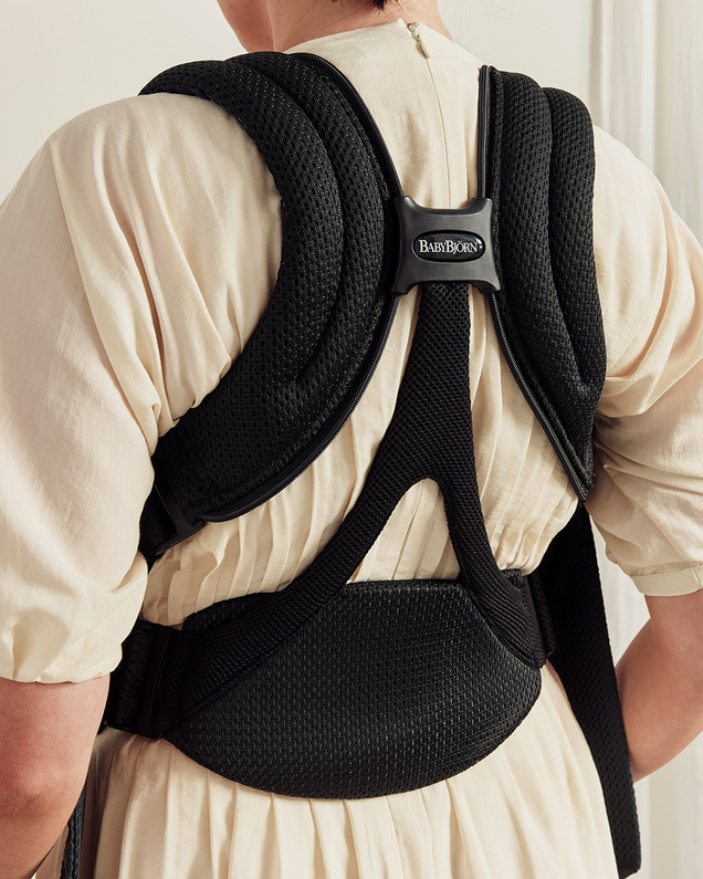 Move Mesh 3D baby carrier Black colour  Babybjörn