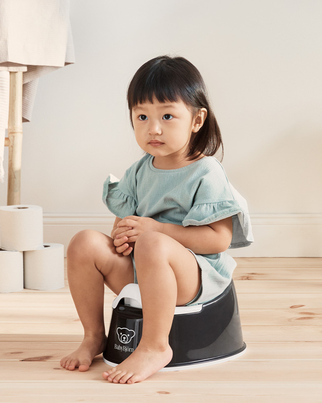 Smart pot Black/white colour  Babybjörn