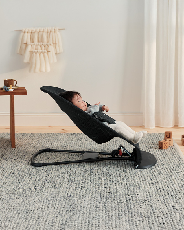 Bliss Mesh bouncer Black colour  Babybjörn
