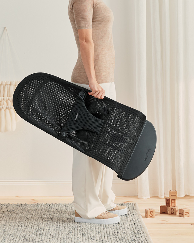 Bliss Mesh bouncer Black colour  Babybjörn