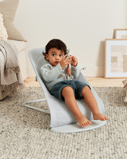 Balance Soft Mesh bouncer Silver/white colour  Babybj&ouml;rn