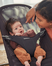 Bliss Mesh bouncer Anthracite colour  Babybj&ouml;rn