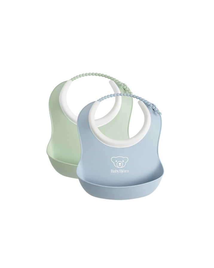 Set of 2 bibs with catch pockets Pastel green/pastel blue colour  Babybj&ouml;rn