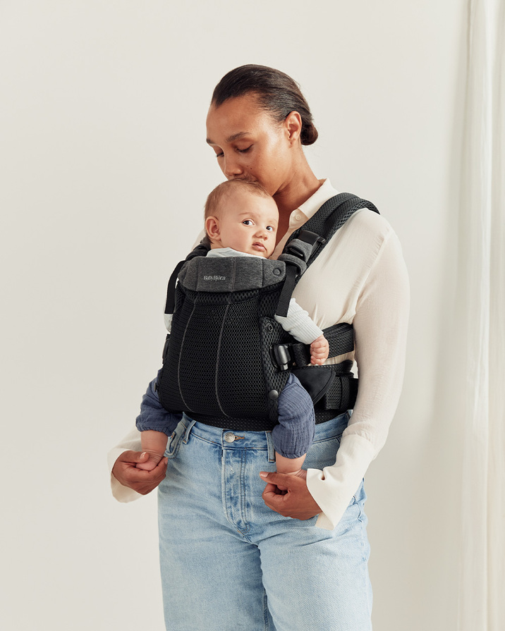 Harmony Mesh 3D baby carrier Black colour  Babybj&ouml;rn