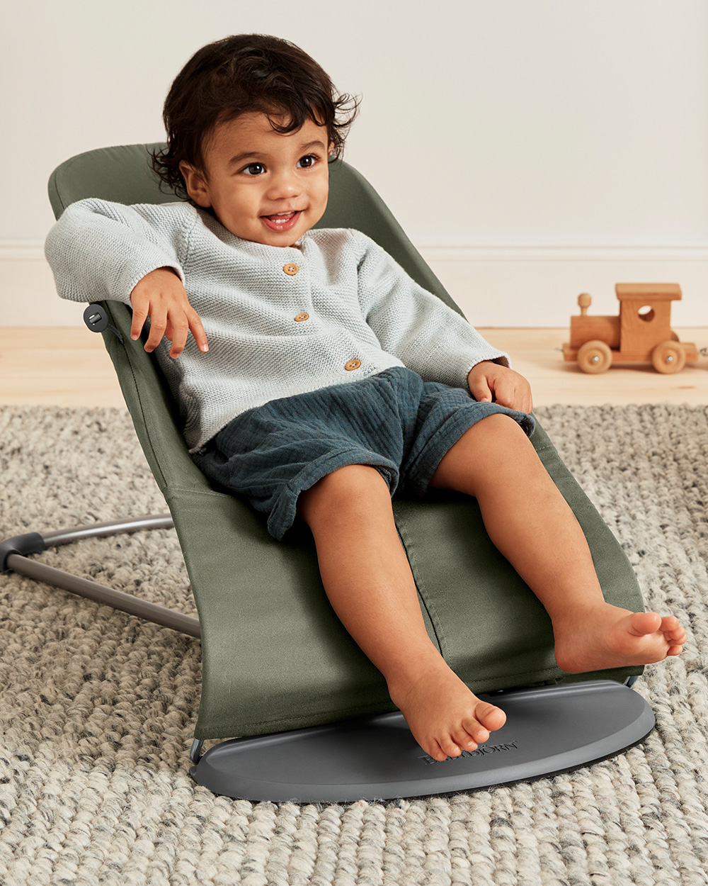 Bliss woven with petal quilting bouncer Dark green colour  Babybj&ouml;rn