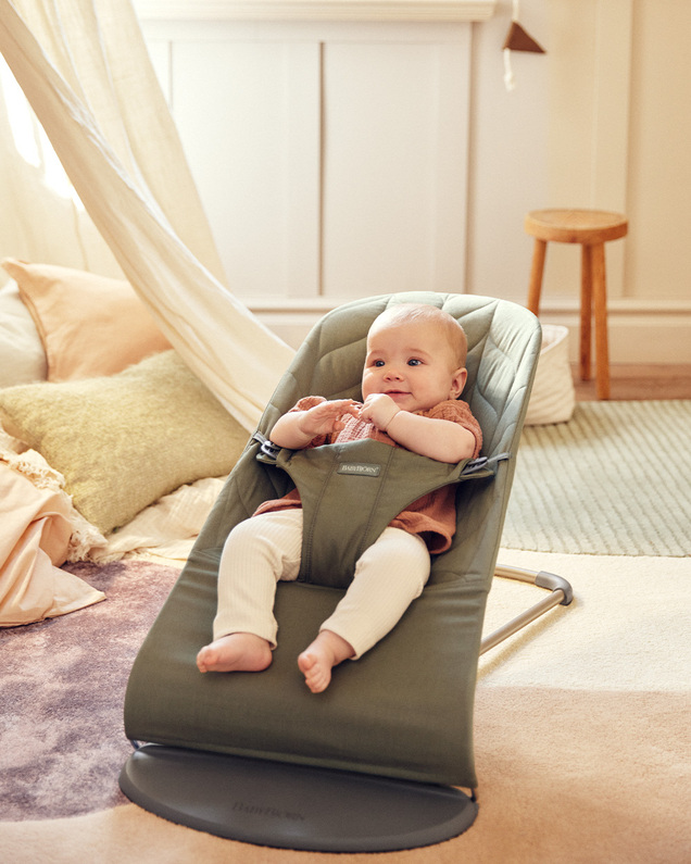 Bliss woven with petal quilting bouncer Dark green colour  Babybjörn