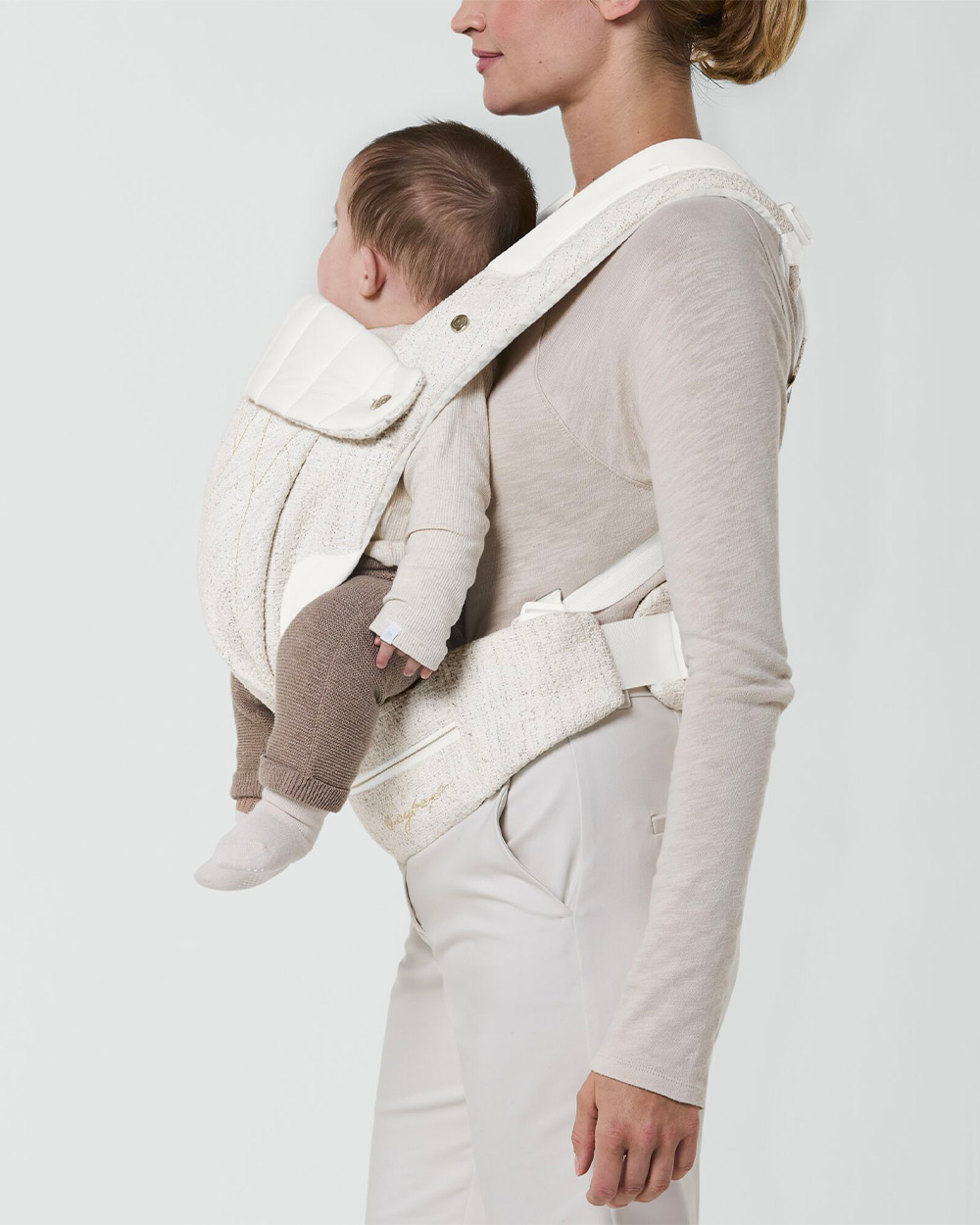 Coya Carrier Boucl&eacute; Cream white colour  Cybex
