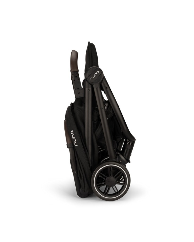 Trvl pushchair Caviar colour Nuna