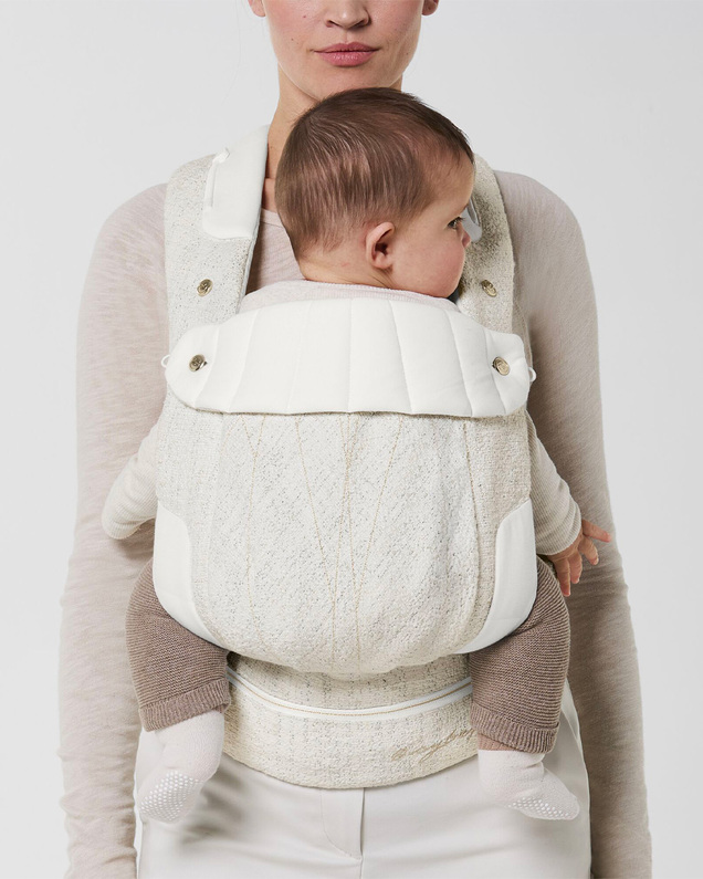 Coya Carrier Bouclé Cream white colour  Cybex