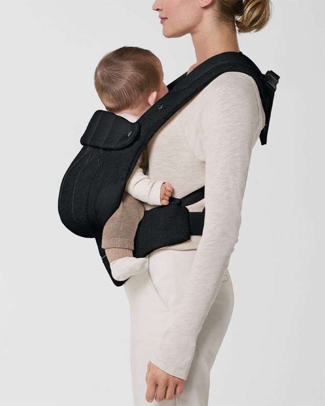 Coya Carrier Bouclé Stone black colour Cybex