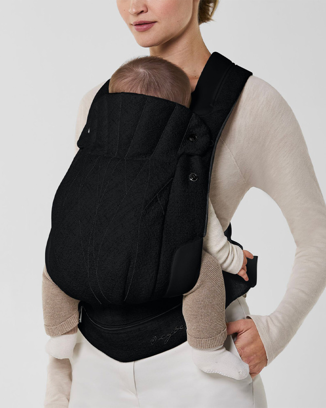 Coya Carrier Bouclé Stone black colour Cybex