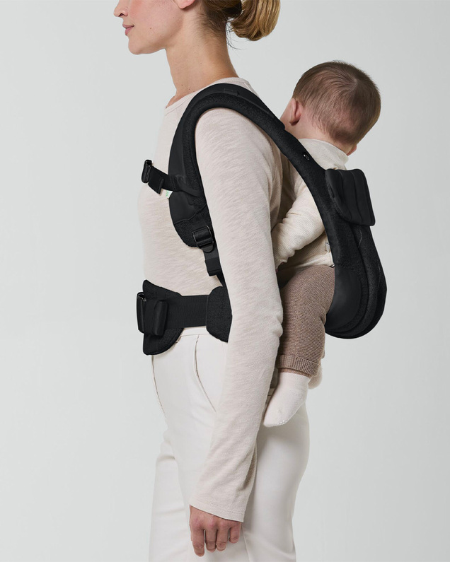 Coya Carrier Bouclé Stone black colour Cybex