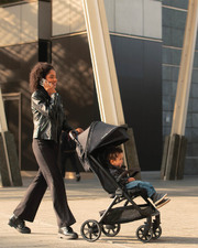 Trvl lx pushchair Caviar colour  Nuna