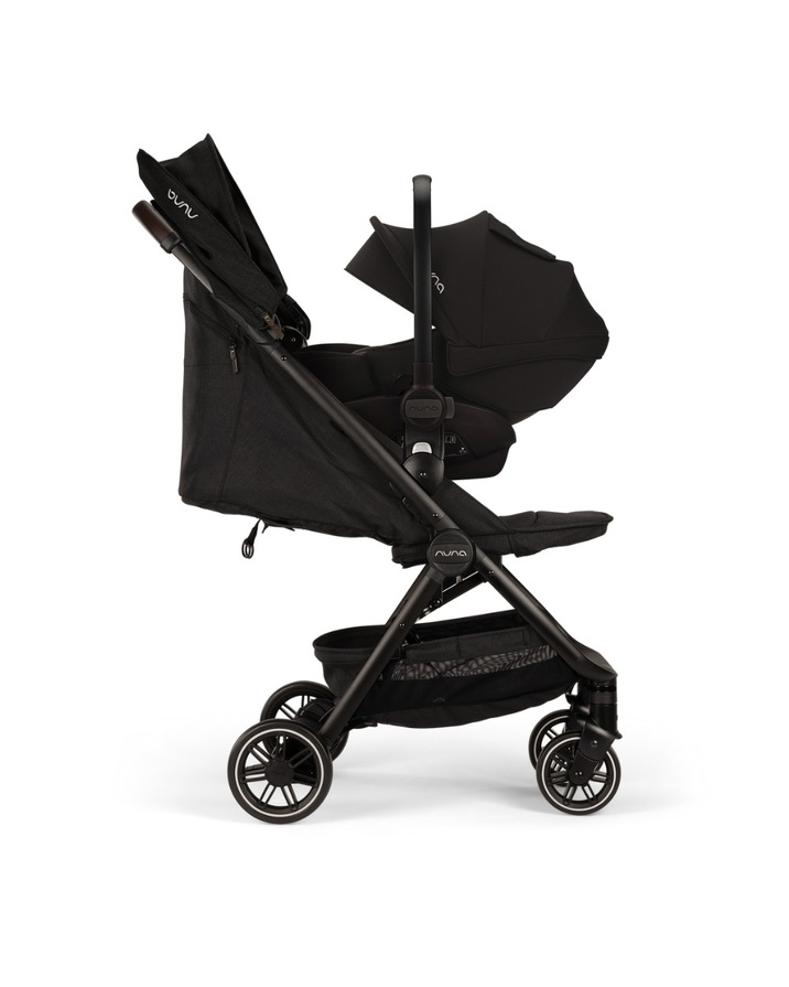 Trvl pushchair Caviar colour  Nuna