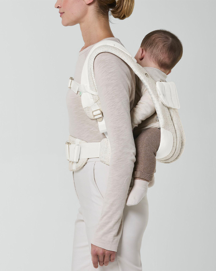 Coya Carrier Boucl&eacute; Cream white colour  Cybex