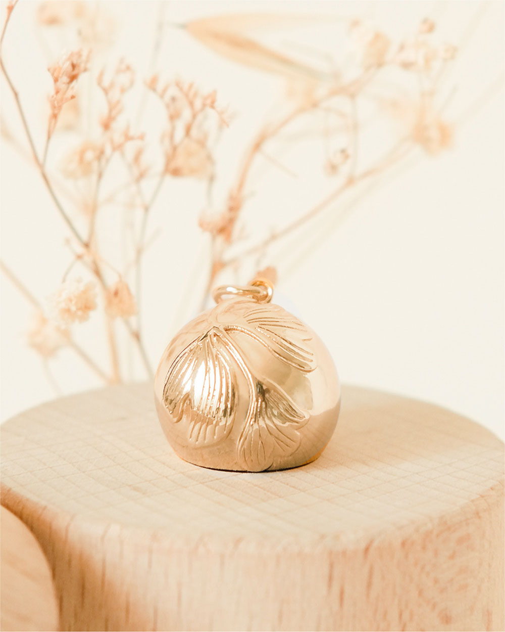 Pregnancy bola Ginkgo Yellow gold colour on chain  Ilado