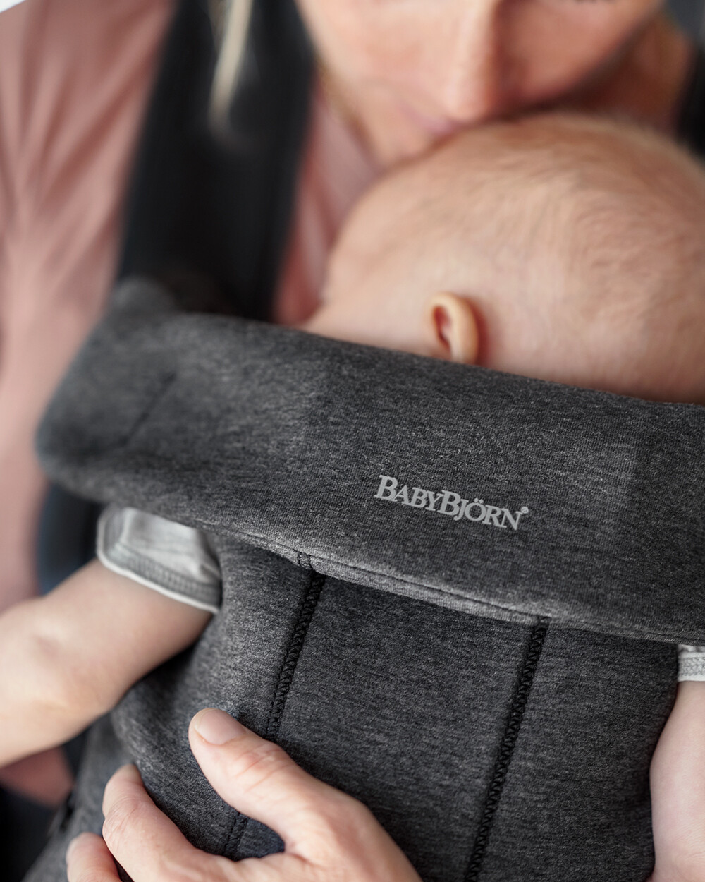 Mini Jersey 3D baby carrier Charcoal grey  Babybj&ouml;rn