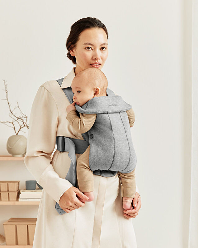 Mini Jersey 3D baby carrier Light grey Babybjörn