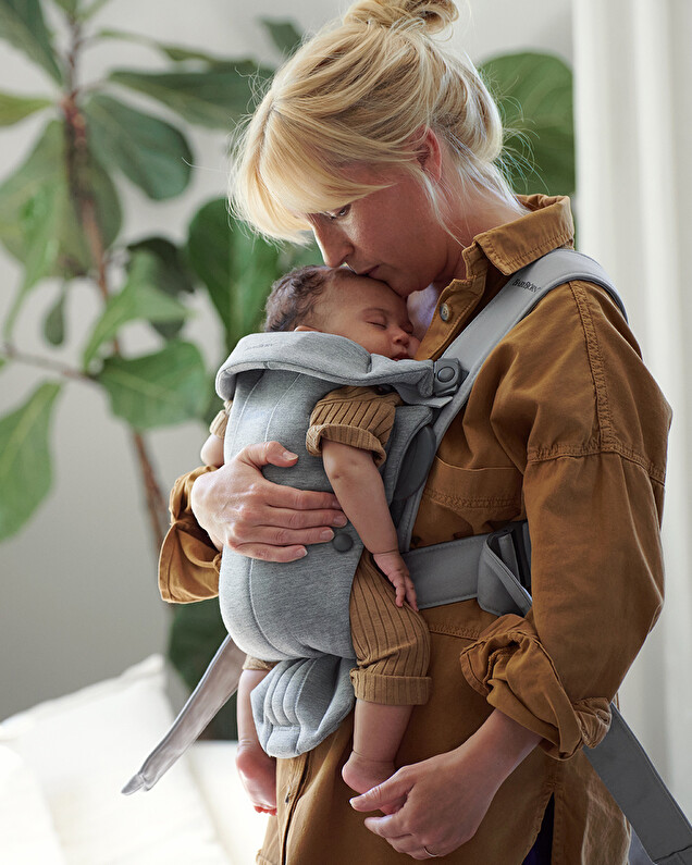 Mini Jersey 3D baby carrier Light grey Babybjörn