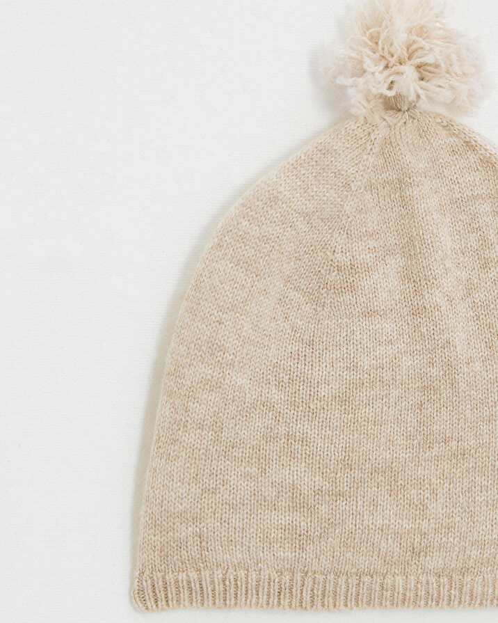 Merino wool pom pom hat Color Beige  Natalys